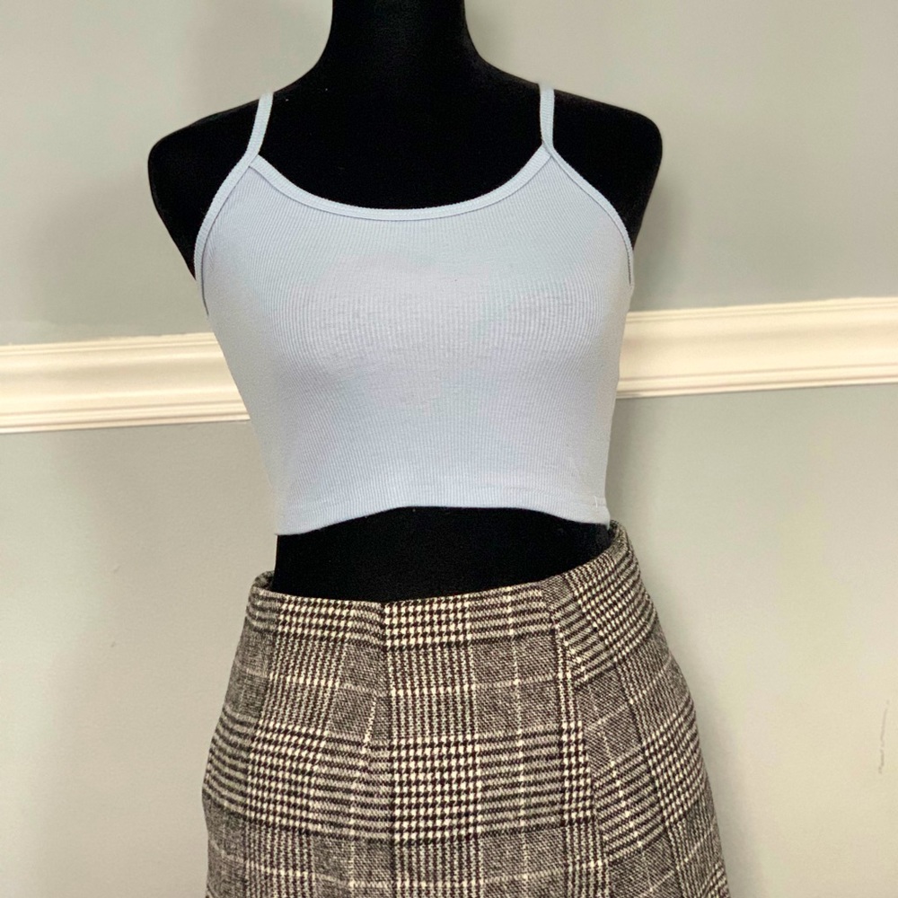 Cute skirt and tank outfit!